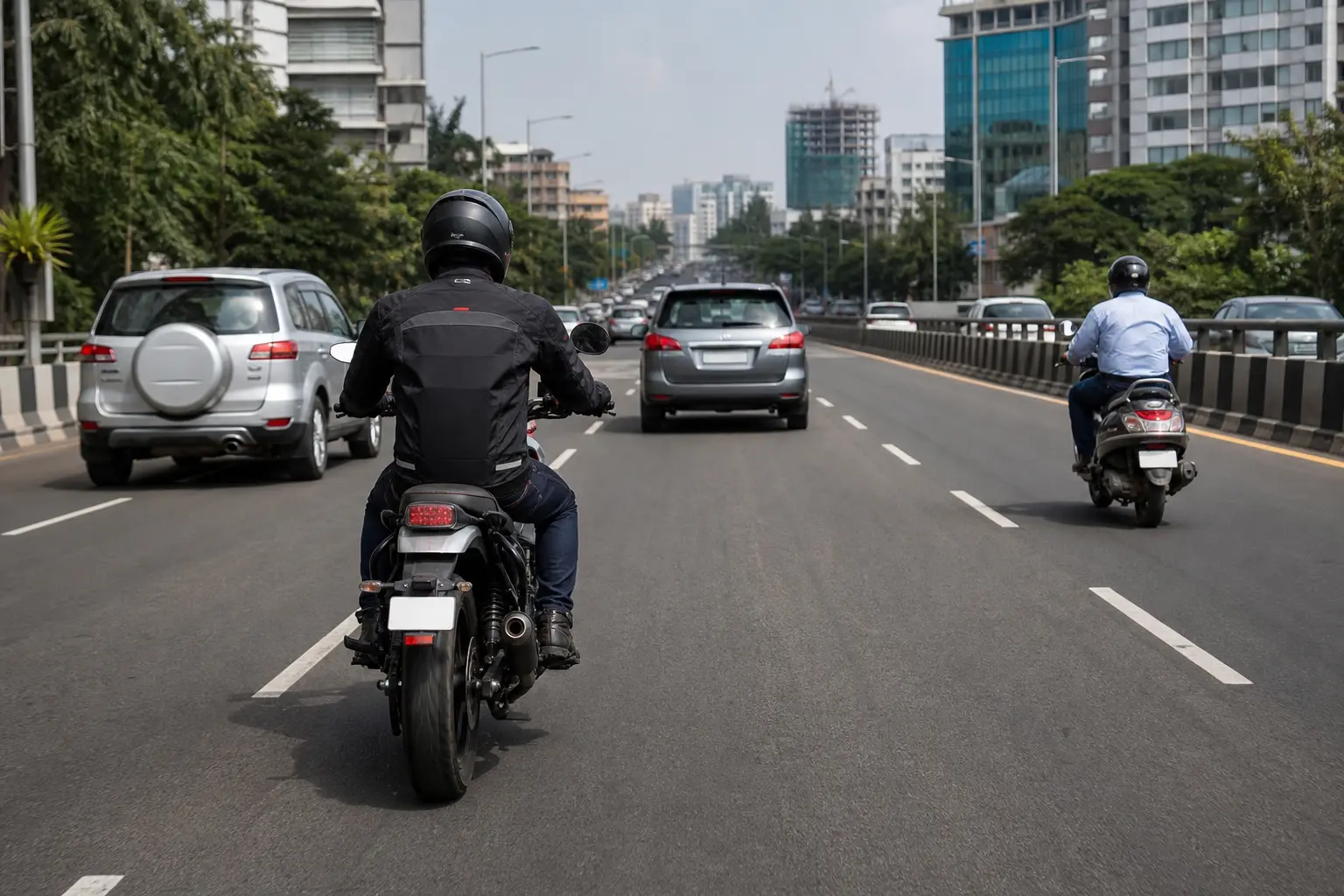 Rider placed clearly within a lane for better visibility